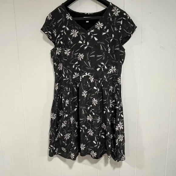 Garnet Hill Summer Dress Floral V-Neck Mini Dress Pockets boho chic coastal - Picture 2 of 6